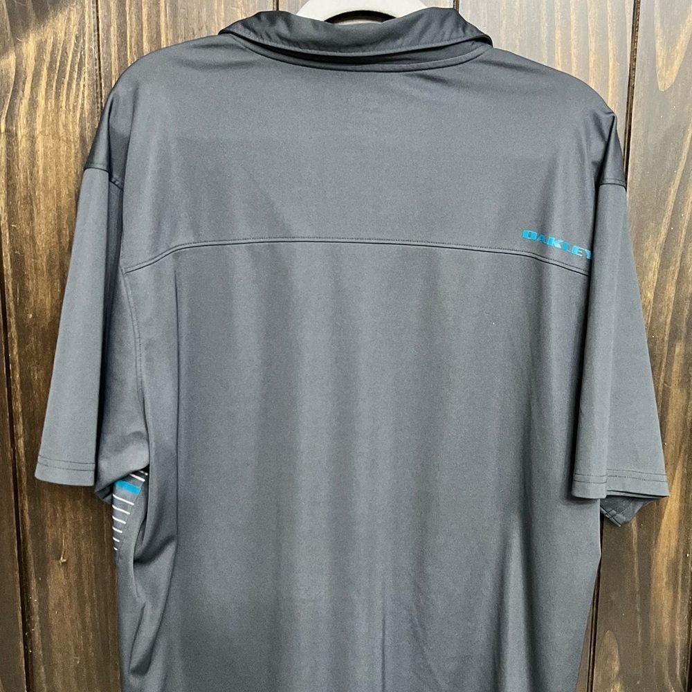 Oakley Gray and Blue Striped Performance Polo Golf Shirt - Picture 7 of 8